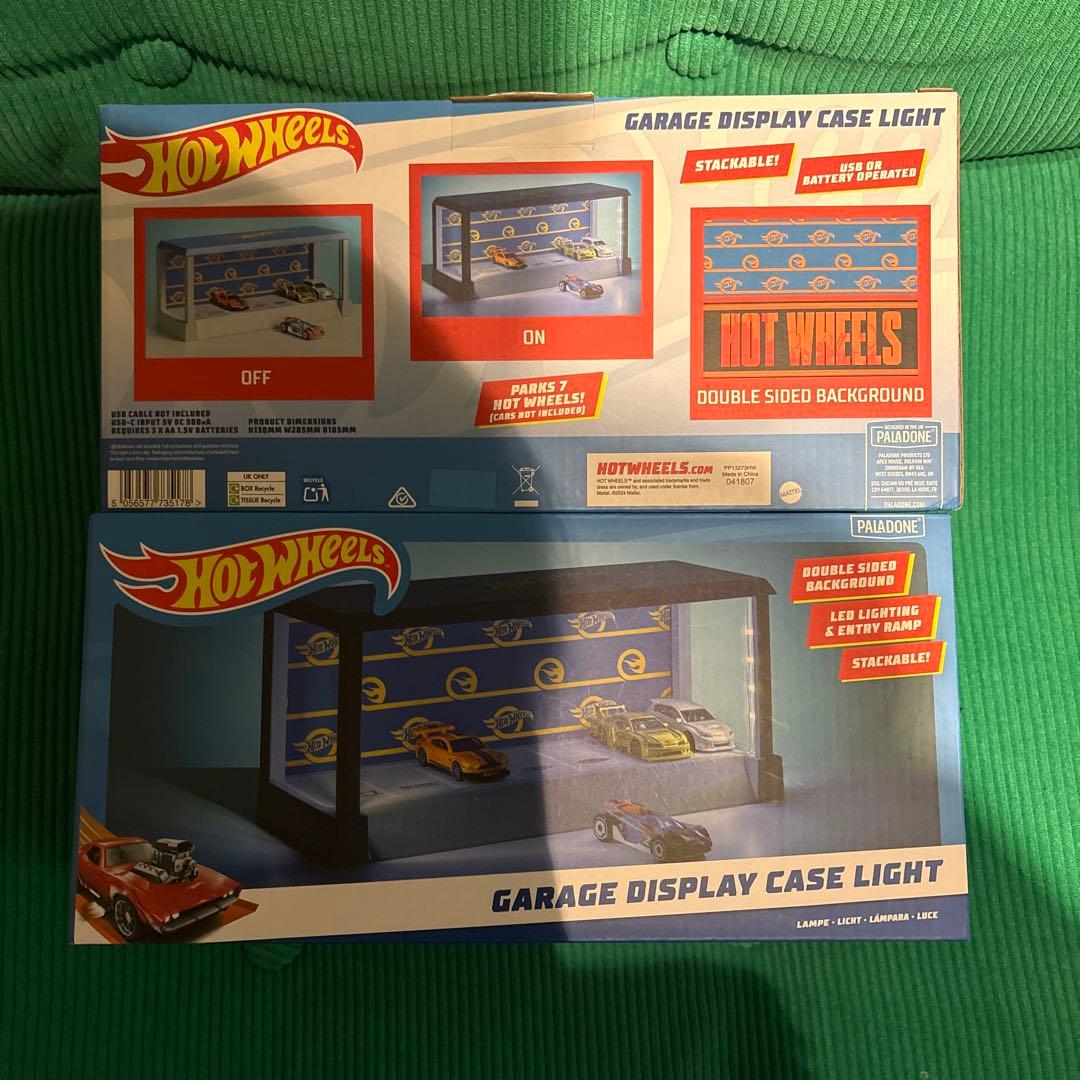 ホットウィール ガレージ ディスプレイケース ライト2個セット　おまけ付き