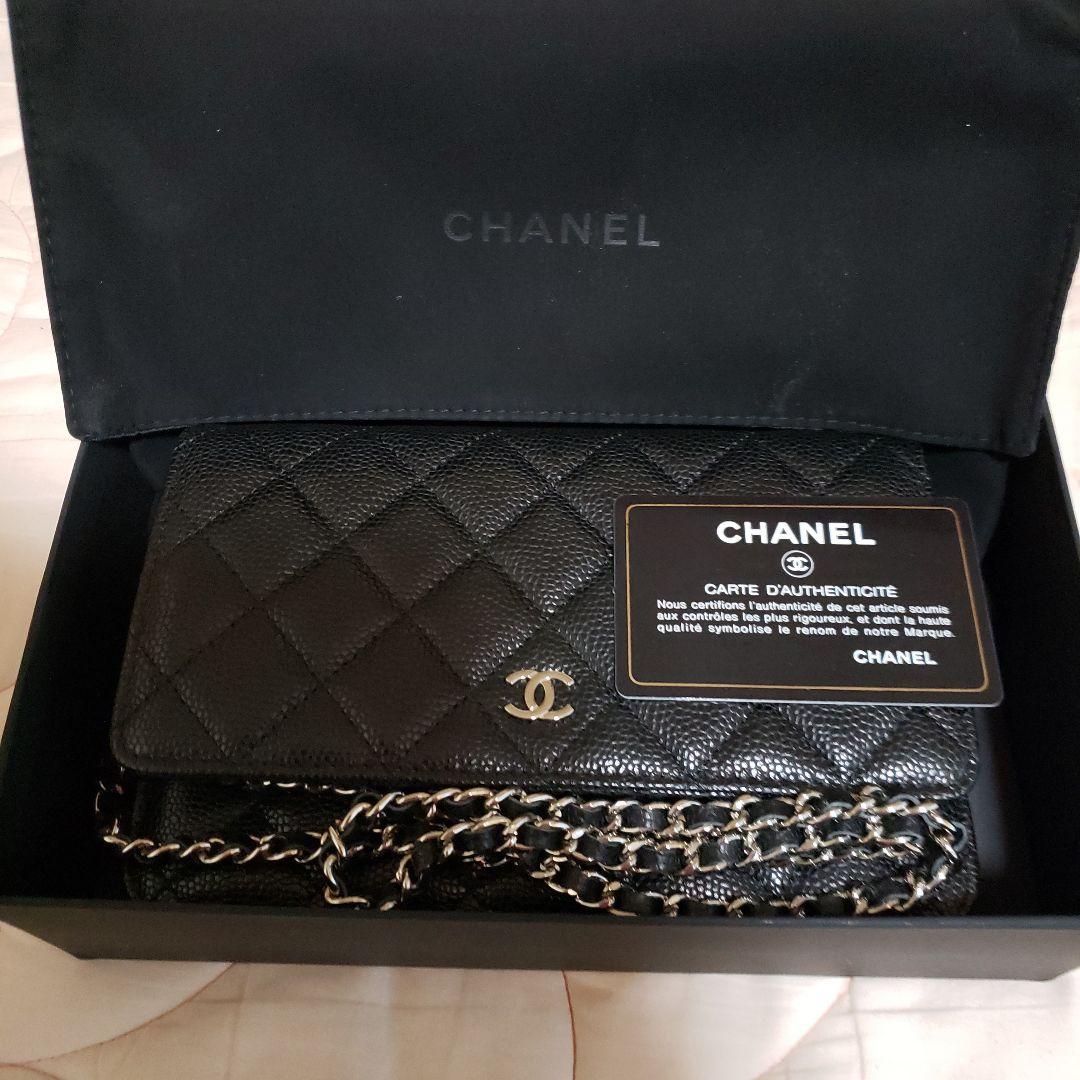 ノベルティ　CHANEL ブラックレザーショルダーバッグ