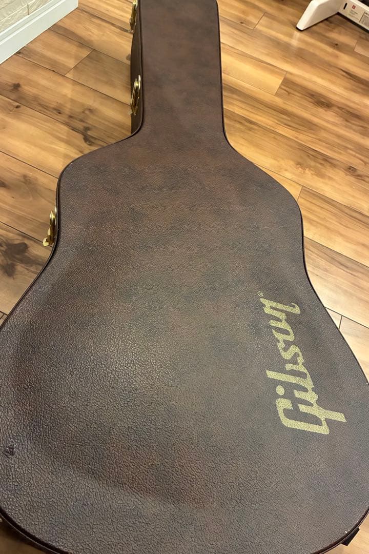 Gibson J-45 Custom Special Rose Anthem