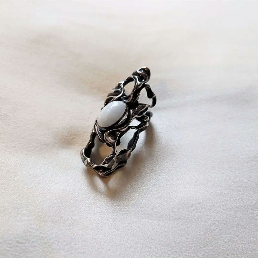 う*に様 【希少】TAUJAN リング WhiteOnyx pulse