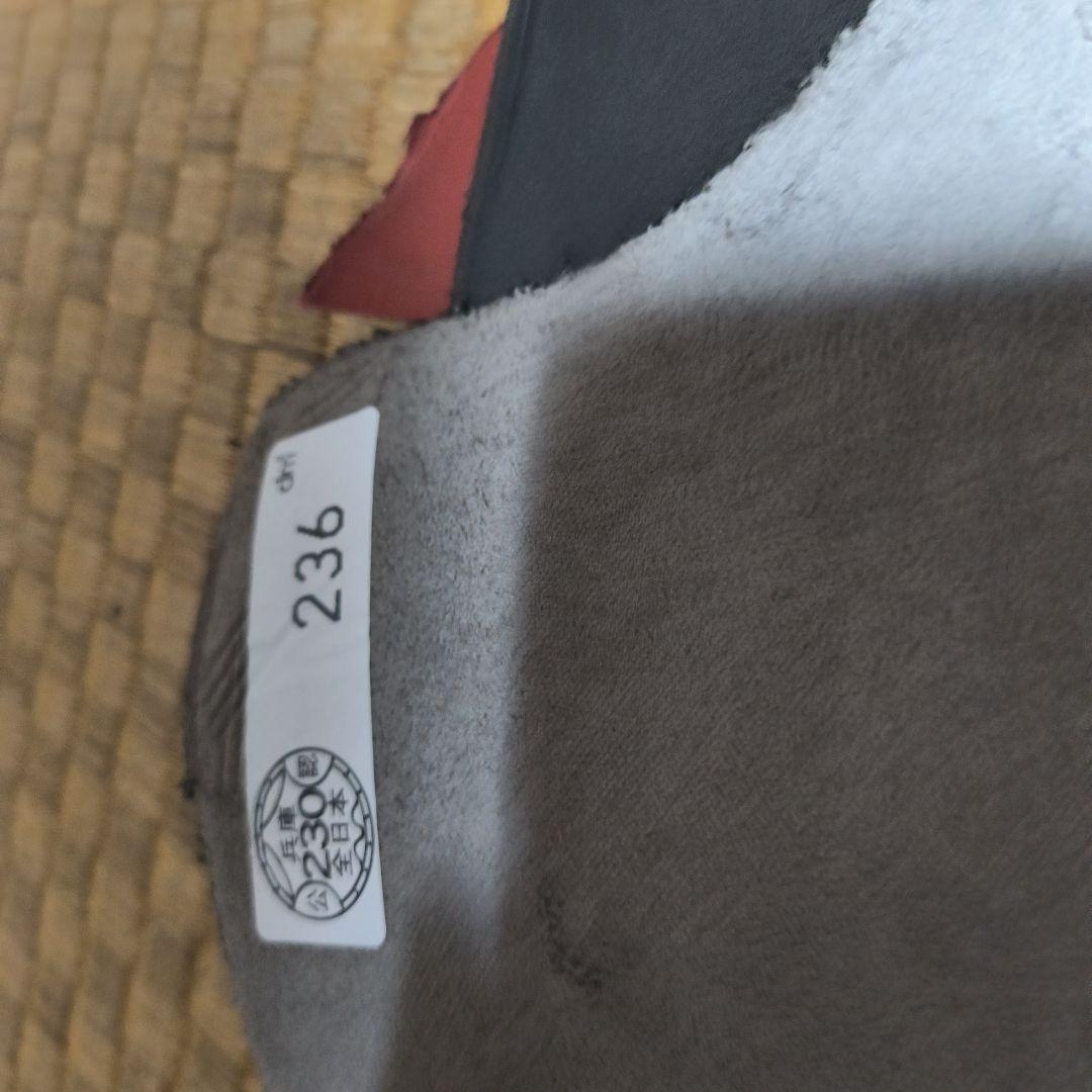 姫路レザー半裁赤×１ 黒×１