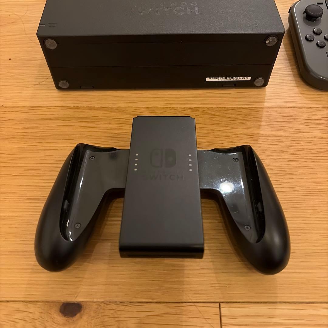 Nintendo Switch 本体 + 付属品+持ち運びケース