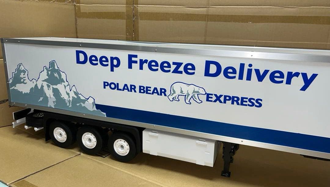 タミヤ 1/14RC 3軸リーファー・セミトレーラー 新品組み立て塗装済 値下中