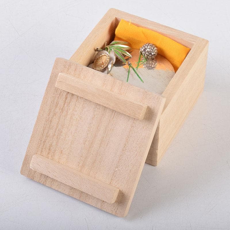 銀製　山本嘉夫（三代　平安梅都）造　松竹梅　置物　共箱　V　R9066