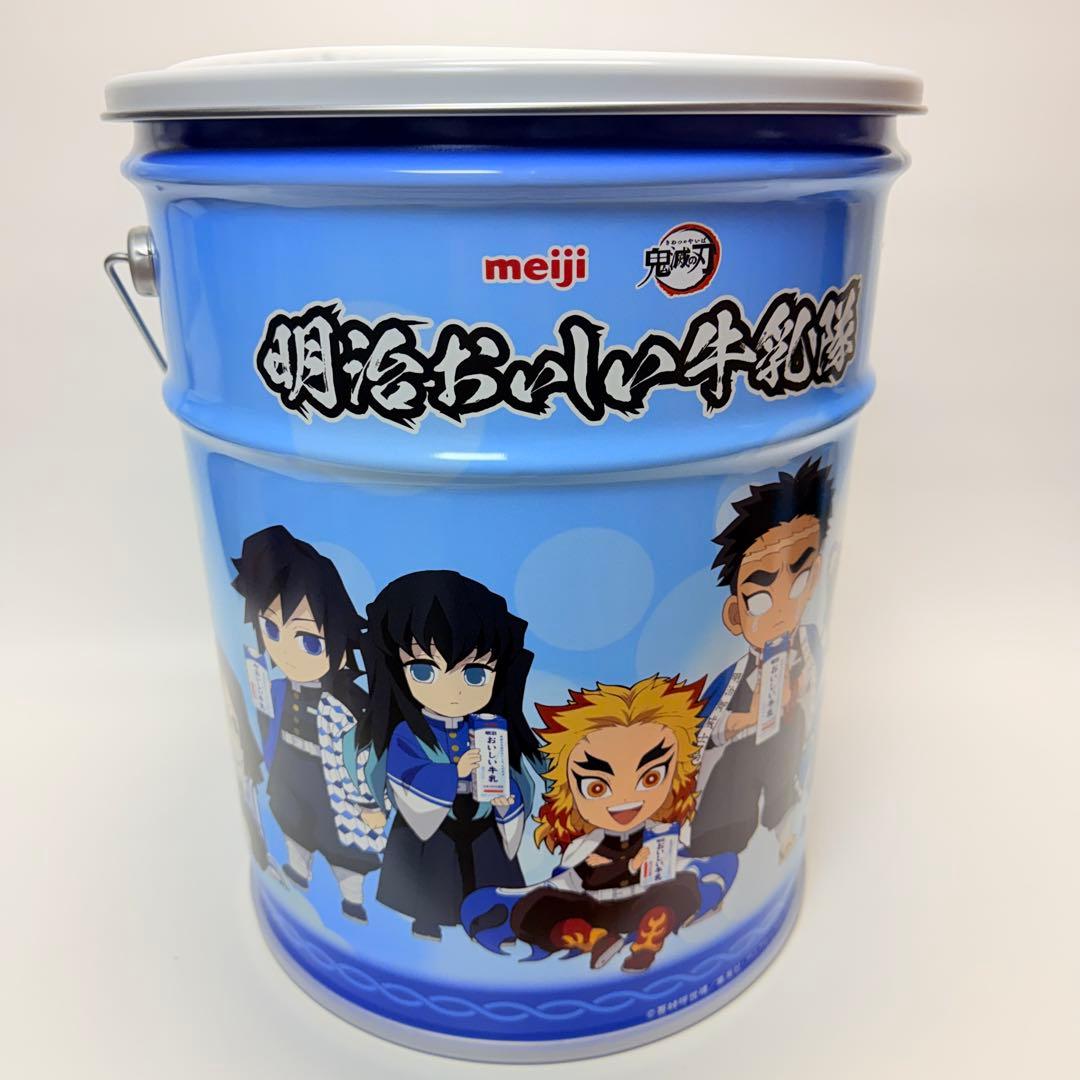 限定50名　鬼滅の刃　明治おいしい牛乳隊　の座れる缶　B3タペストリー入り