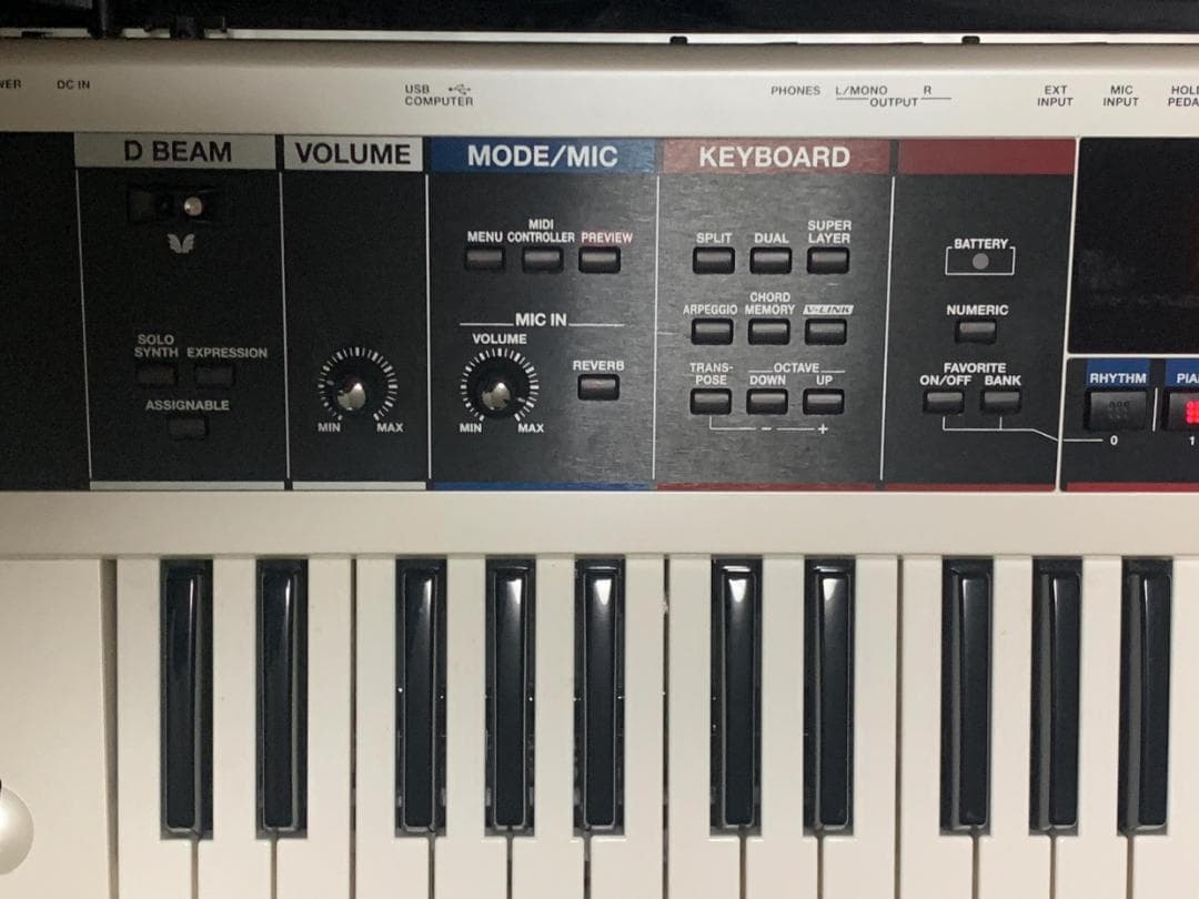 Roland Juno-Diシンセサイザー 61鍵盤 純正ケース付属