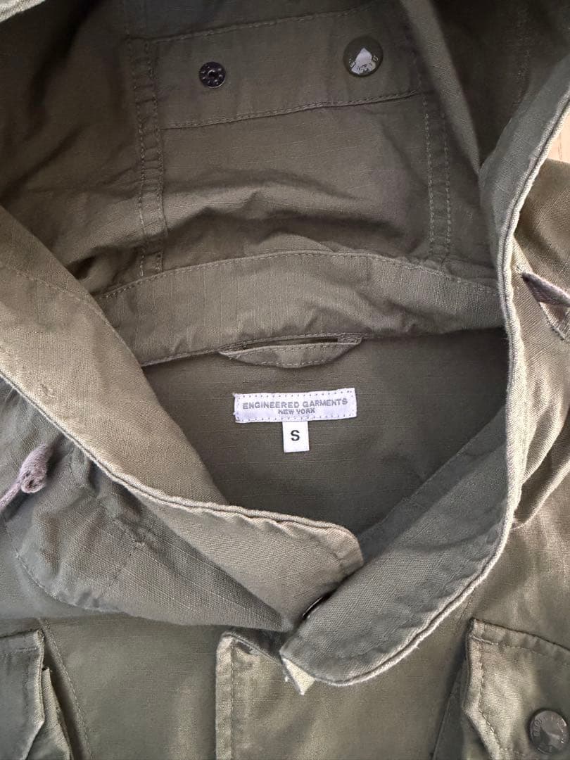 エンジニアードガーメンツ　フィールドベスト　コットンリップ　レイジ