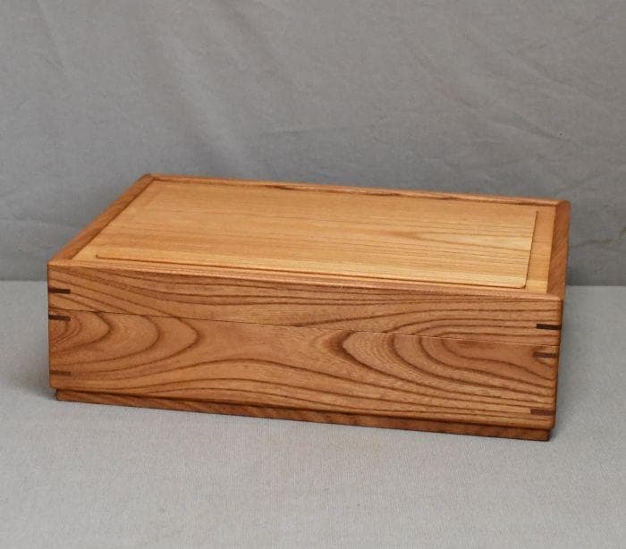 欅の文庫。B5サイズの収納。新品