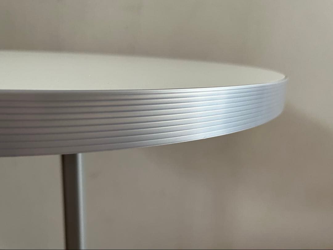 オカムラ Alt Cafeサイドテーブル シンプルモダン ミニデスク 美品 白