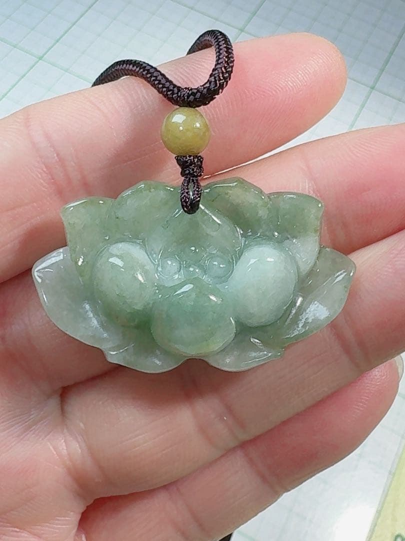 CS-0379天然本翡翠《本物保証》翡翠 蓮花ペンダント ネックレス - メルカリ