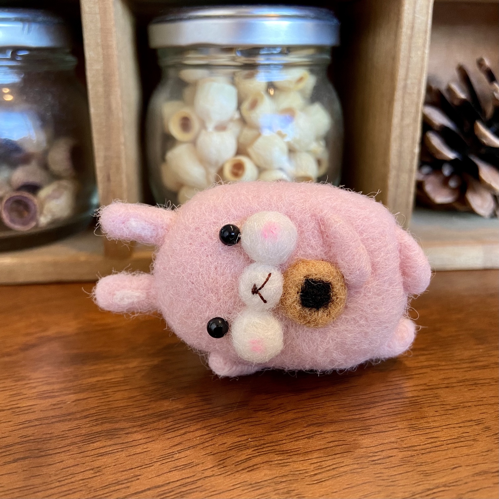 ピンクもも様 うさぎ羊毛フェルトおてて付き ピンクもも様 うさぎ羊毛