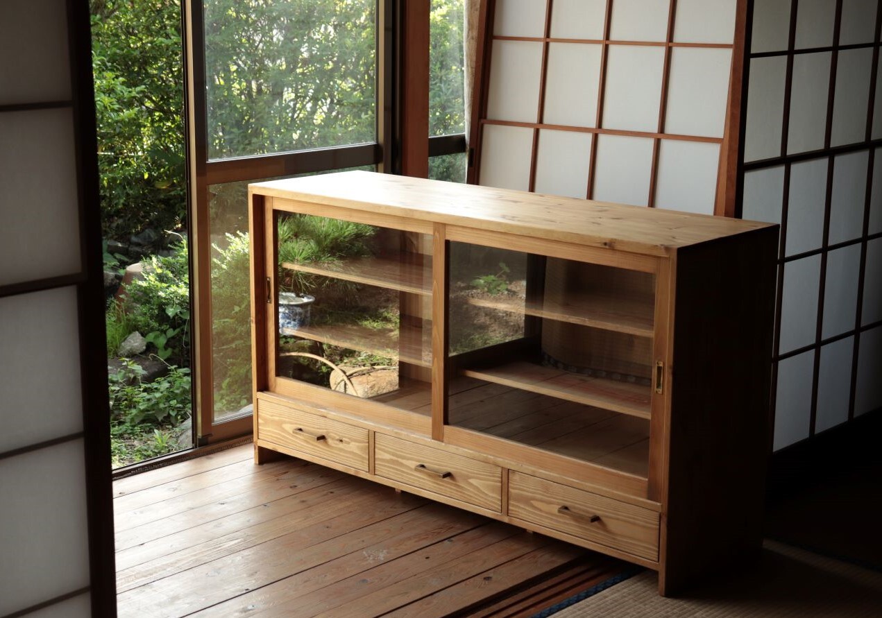 W140 引き出し3個付きガラス引き戸の棚。サイズオーダー可。ガラス変更