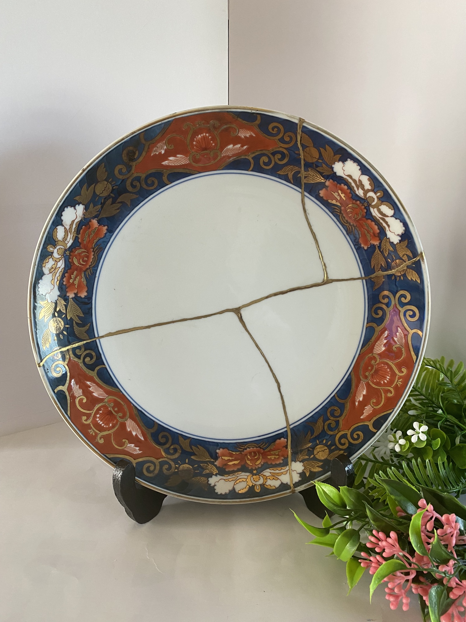 江戸時代(18世紀中、後期作品) に多数みられる。金継ぎ1箇所有り