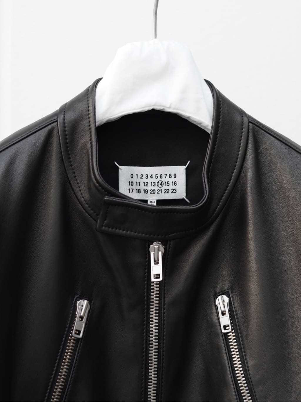 Maison Margiela ハの字ライダースの魅力 / スタッフブログ - ARKnets