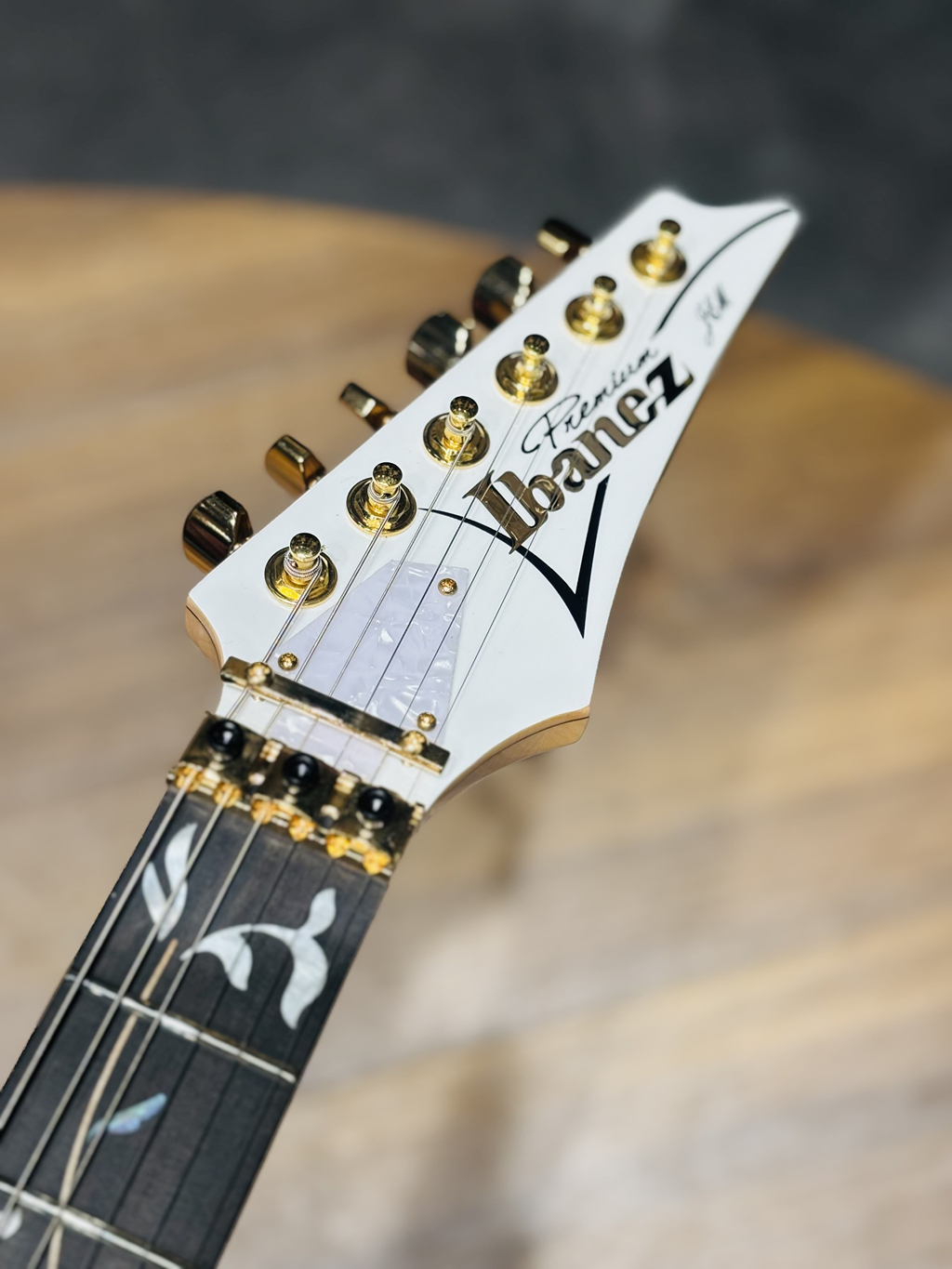Ibanez JEM555 White Steve Vai シグネチャーモデル Ibanez JEM555