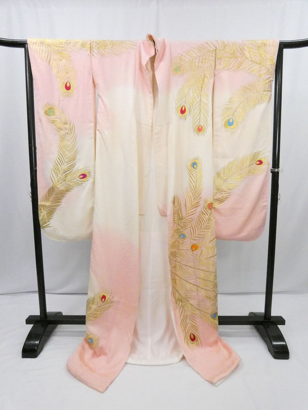 ◇KWF064 振袖 クリアランス 金駒刺繡 正絹 オレンジ色 古着 結婚式