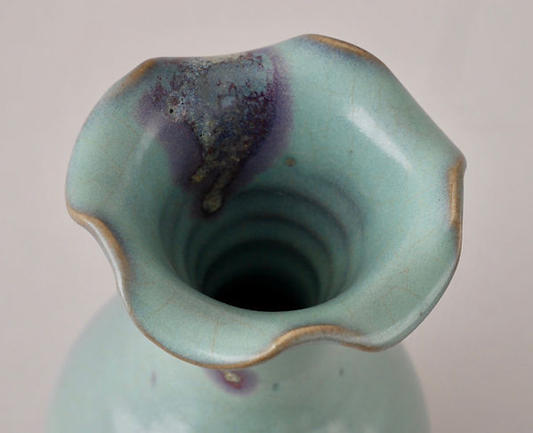 中国美術 陶磁器 | 鈞窯青磁紫班文花口瓶 元 13C | gallery陽々youyou