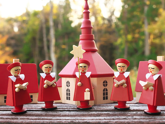 ドイツザイフェンの赤い聖歌隊セット エルツ地方 人気のクリスマス