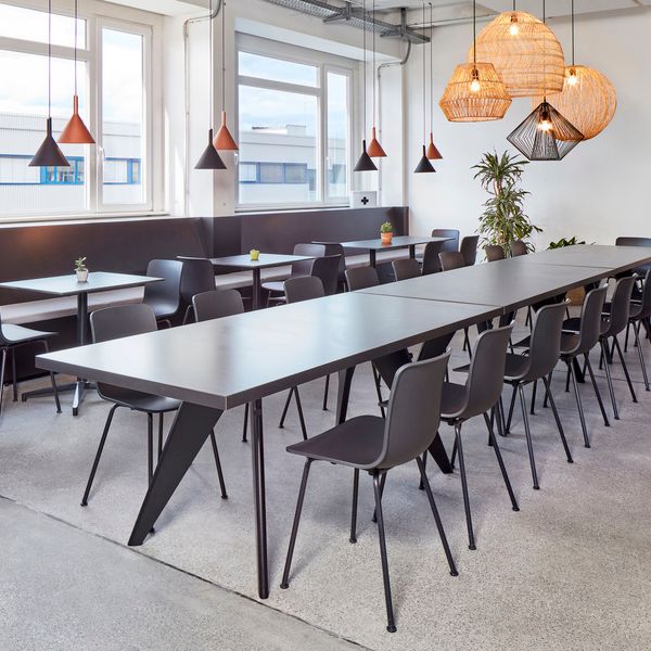 Bistro Table / ビストロ テーブル | Official Vitra® Website JP