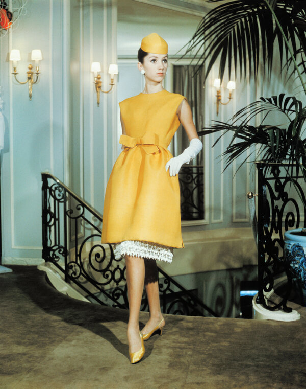 Marc Bohan, Designer Who Oversaw the Dior Look for Decades, Dies