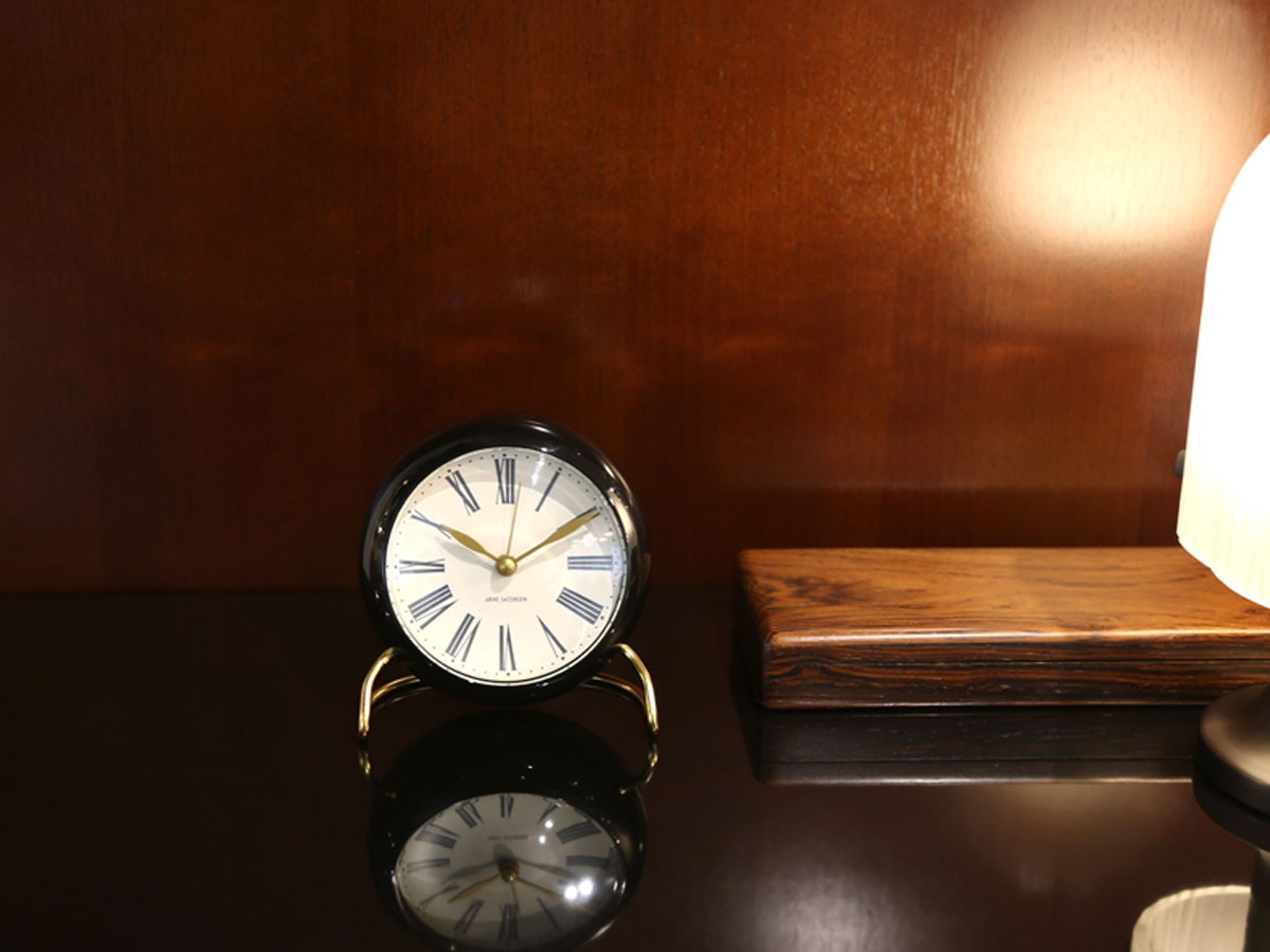 FLYMEe accessoire ARNE JACOBSEN Roman Classic Table Clock
