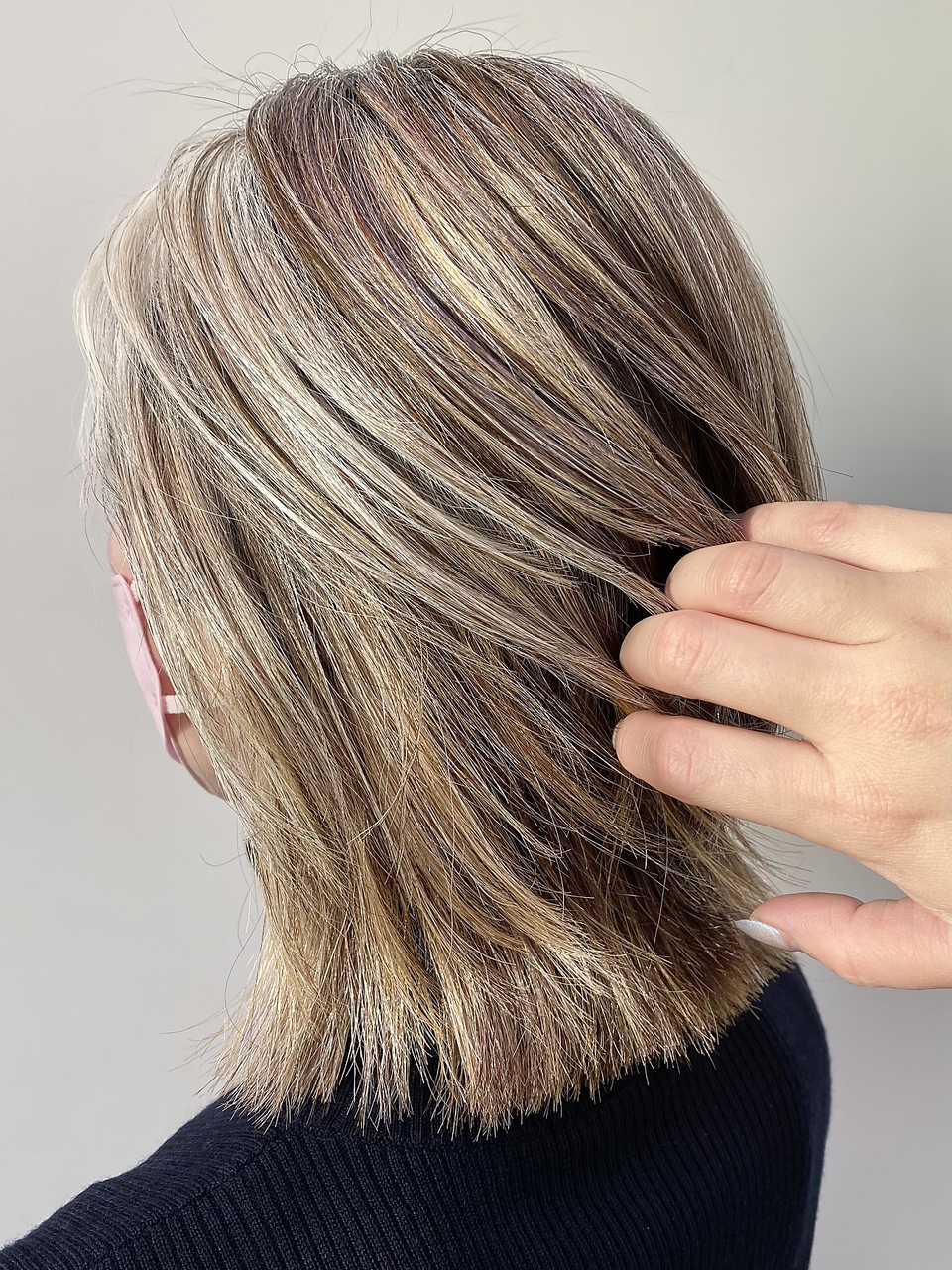 白髪は染めなくていい！白髪を活かしてたハイライトグレージュ｜stair