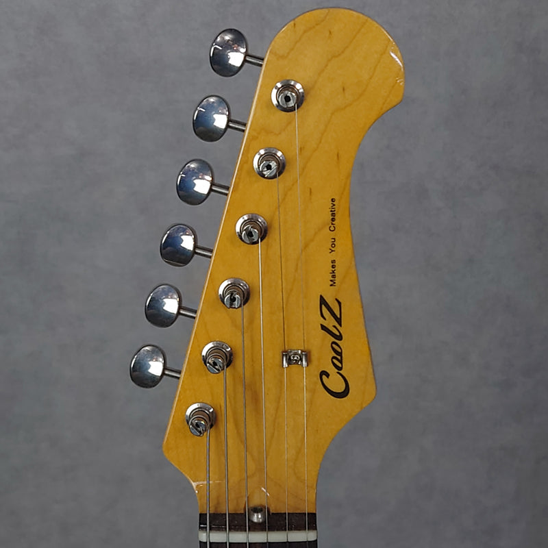 ZST-1R CoolZ ストラトキャスター サンバースト厚手のソフトケース付