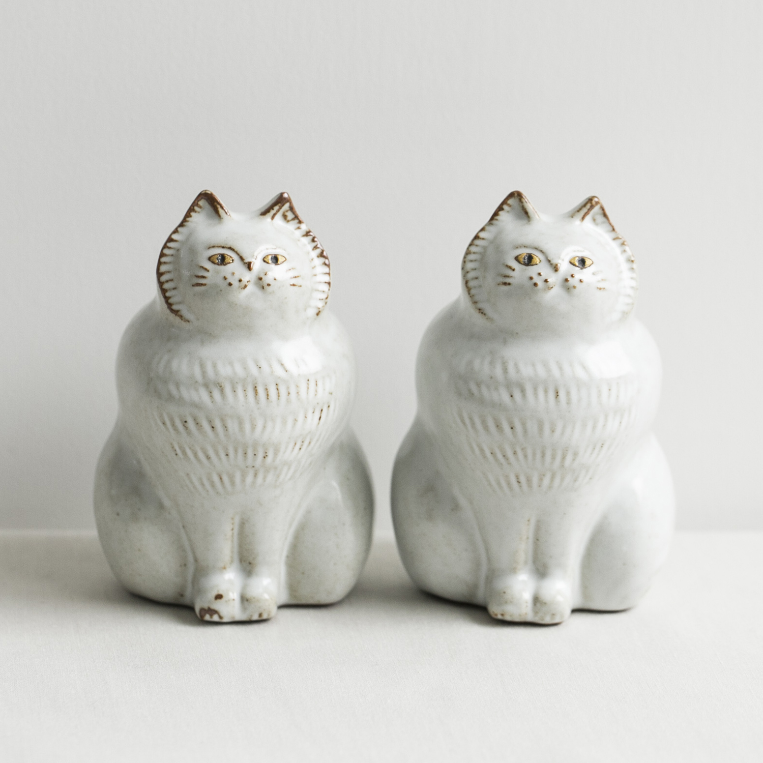 sen/動物のオブジェ TWIN CATS -思わず撫でたくなる、長毛猫のオブジェ