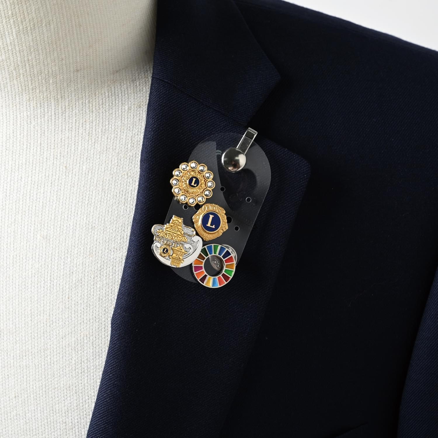 株式会社リクルートの旧社章ピンバッジ 株式会社リクルートの旧社章