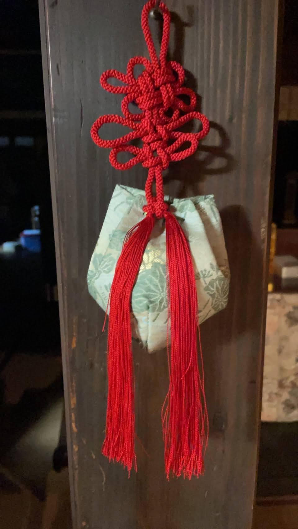 掛け香袋「訶梨勒（かりろく）」ハス柄 - (檀家のない尼寺に茶室を移築