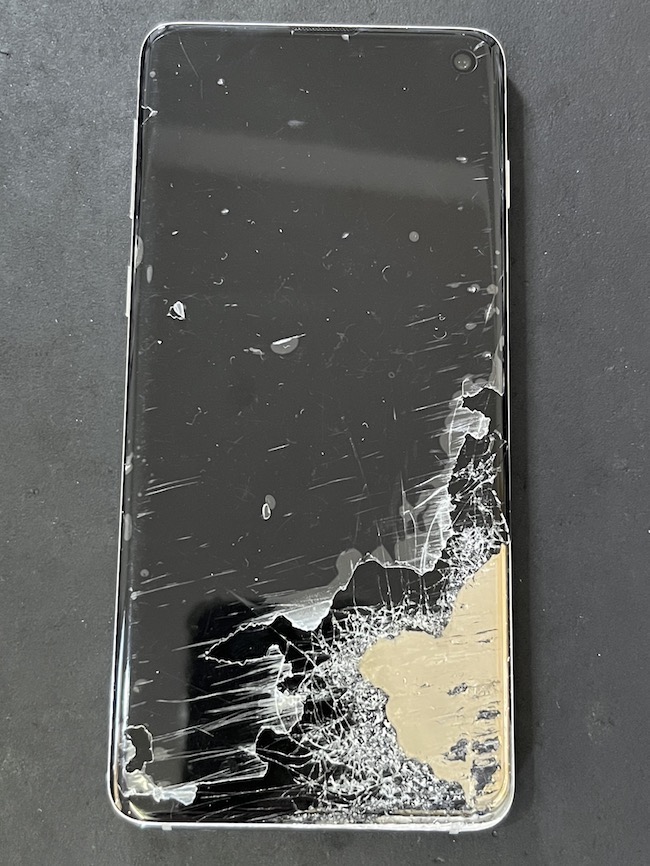 GalaxyS10の画面割れ修理！データ残したまま即日修理できます