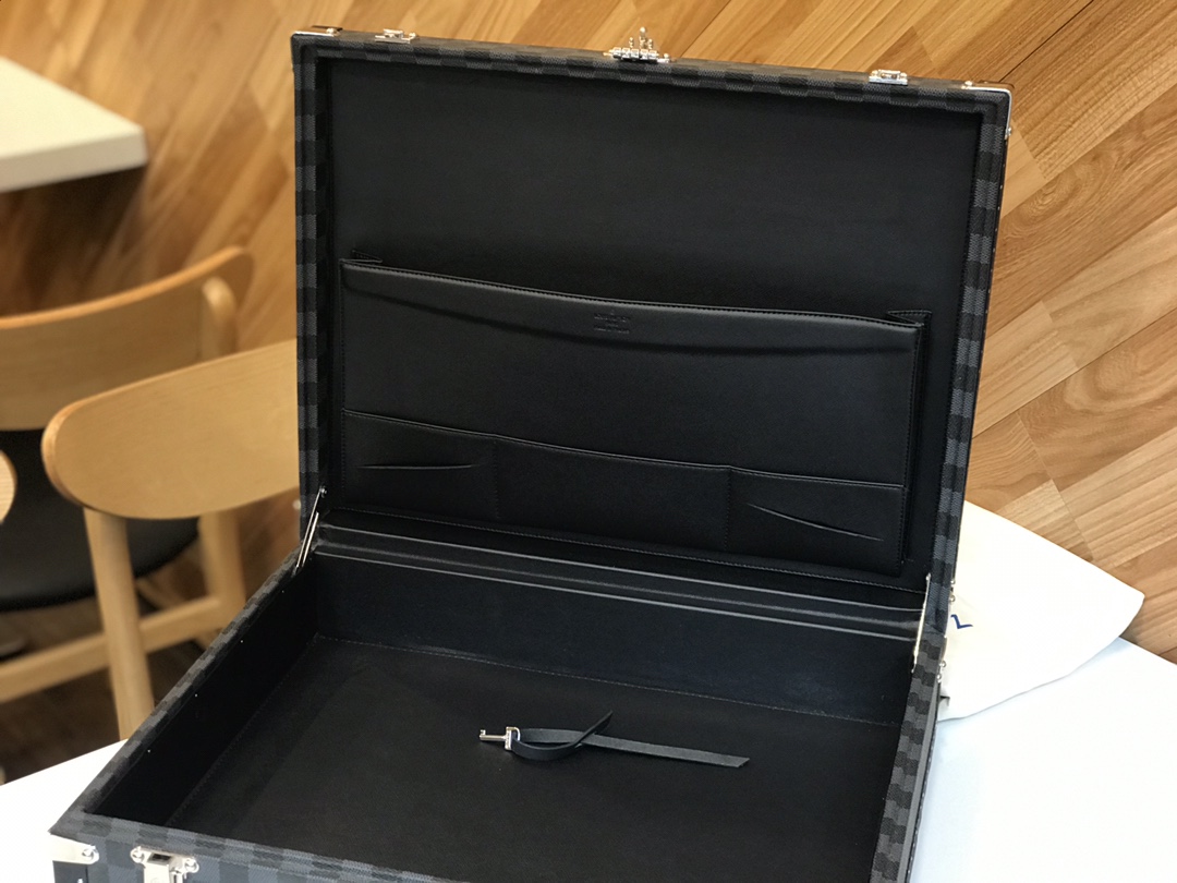 ルイ・ヴィトン ハード・トランク シリアル no. 871069 ルイ