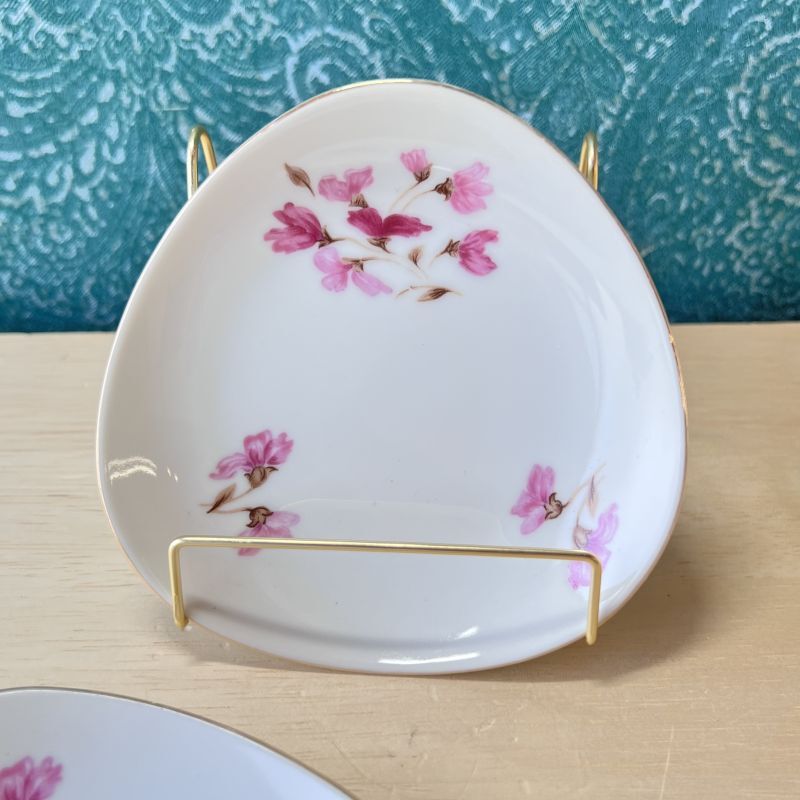 yamasan toki レトロな三角形の陶器小皿 ピンク花柄 2枚セット