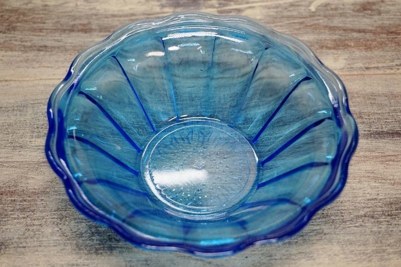 大正ガラス 和ガラス氷コップ ウランガラス シェル型 青フリル縁