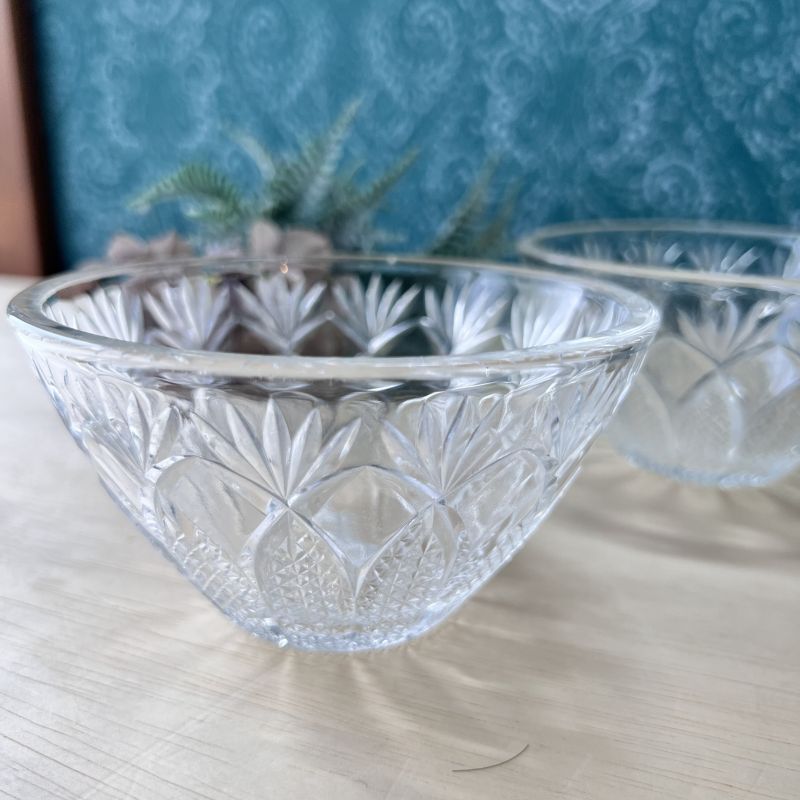 クリスタルガラスのカット容器 中型