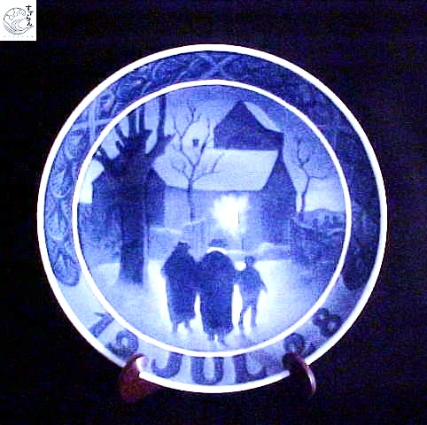 WE】ロイヤルコペンハーゲン イヤープレート 1928「教会へ向う牧師の家族」