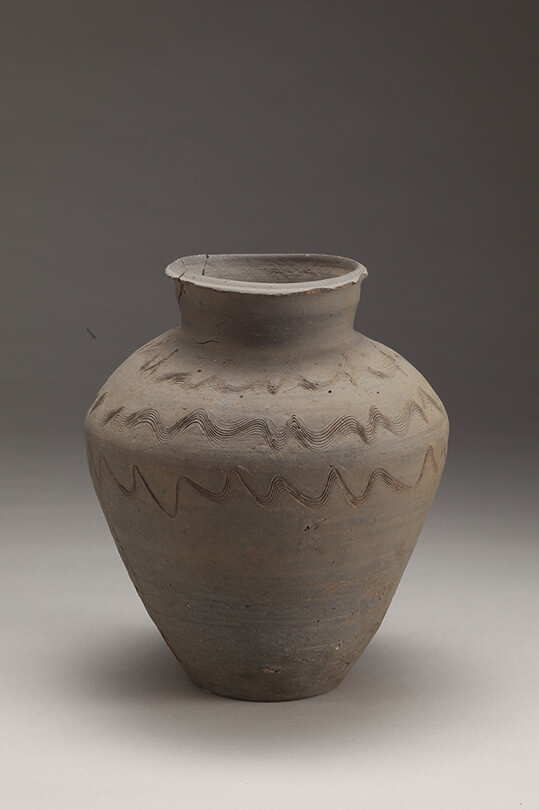 櫛目波状文四耳壺 ｜ 珠洲焼