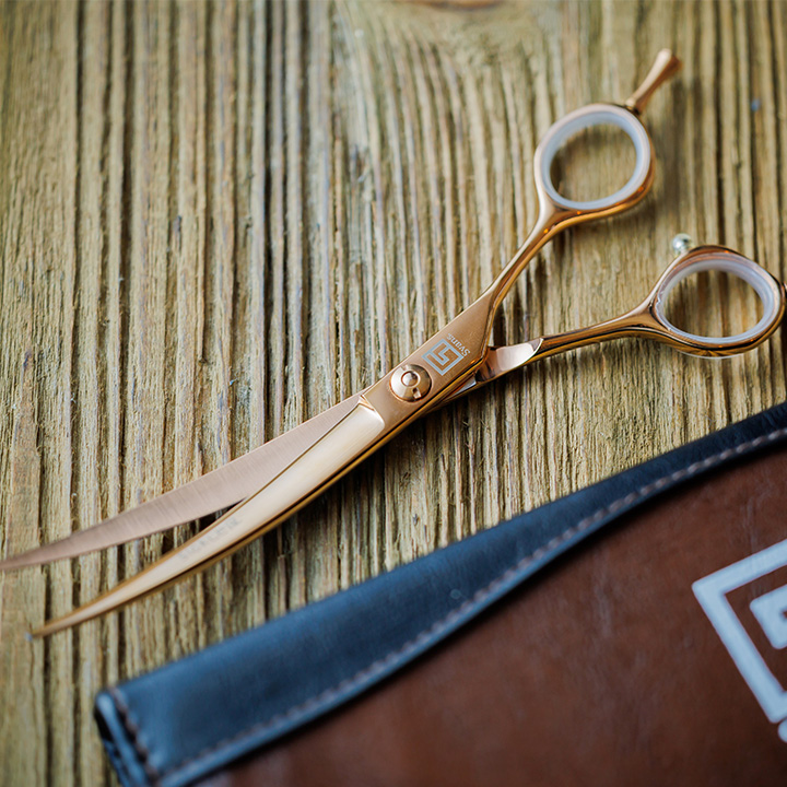 毛をしっかりキャッチ！ギザ刃カーブシザー｜トリマーに人気の